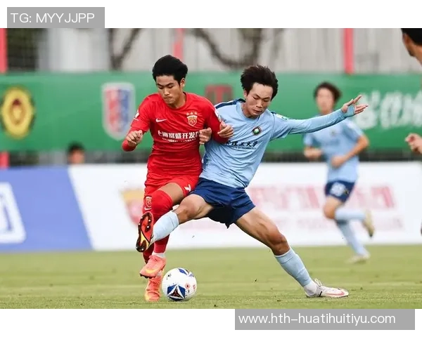 中乙联赛第30轮上海海港富盛经开队与温州俱乐部中胤队战成平局精彩对决