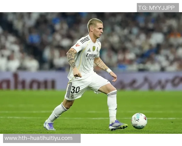 马斯坦托诺训练中疑似受伤与队医一同离场引发担忧